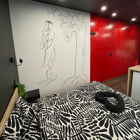 Jacuzzi Love Room Mulhouse Bagian luar foto